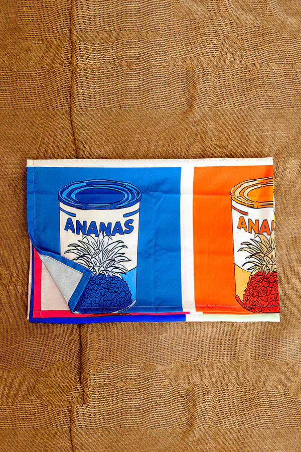 Andy Warhol: Pineapple Can Tapestry - Image 3